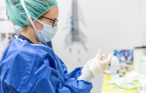 Garantizar la seguridad de los trabajadores de la salud para preservar la de los pacientes