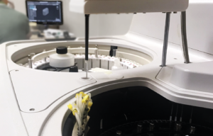 Equipamiento para Extracción y Purificación Automática de Ácidos Nucleicos – InCCA Express