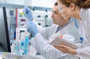 Conteo diferencial de leucocitos del líquido cefalorraquídeo y tiempo de evolución de la infección en recién nacidos con meningitis aséptica