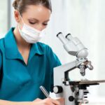 Satisfacción de los usuarios que acuden a los laboratorios clínicos públicos y privados